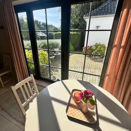 Luxury Guesthouse, 30 Min From Copenhagen Couette-café 3*